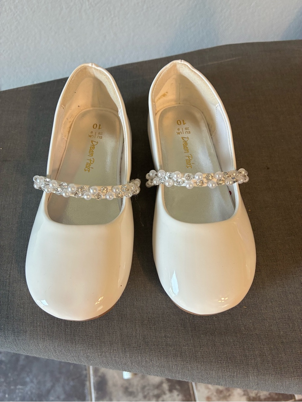 Girls White Pearl-Embellished Mary Jane Shoes size 10